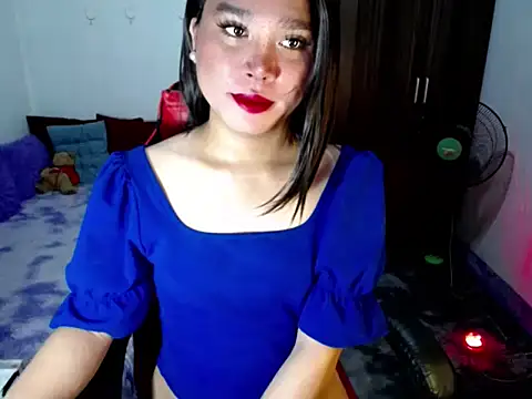 Urassiansweetcummer online show from 04-24-26, 01:52