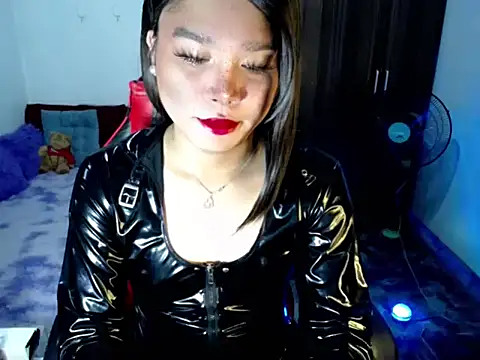 Urassiansweetcummer online show from 05-05-26, 01:35