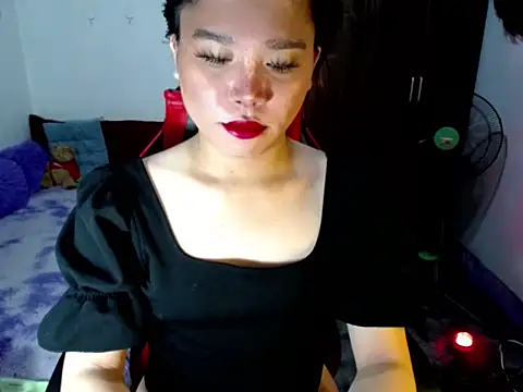 Urassiansweetcummer online show from 05-12-26, 12:13