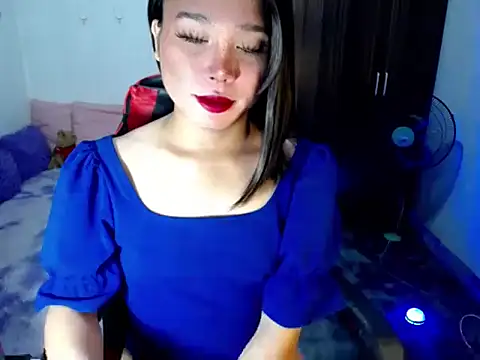 Urassiansweetcummer online show from 05-31-26, 03:36
