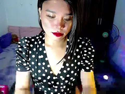 Urassiansweetcummer online show from 06-15-26, 01:46