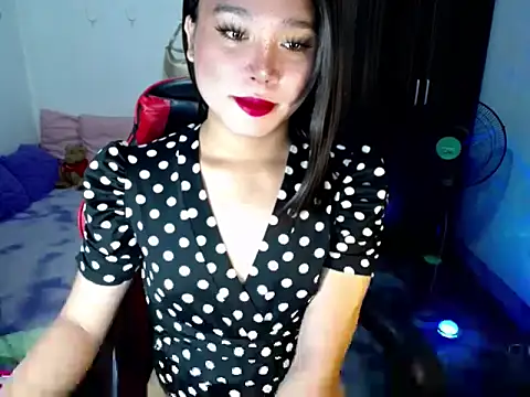 Urassiansweetcummer online show from 06-16-26, 01:52