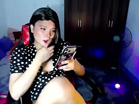 Urassiansweetcummer online show from 06-18-26, 09:14