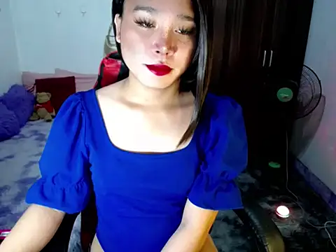 Urassiansweetcummer online show from 06-19-26, 12:59