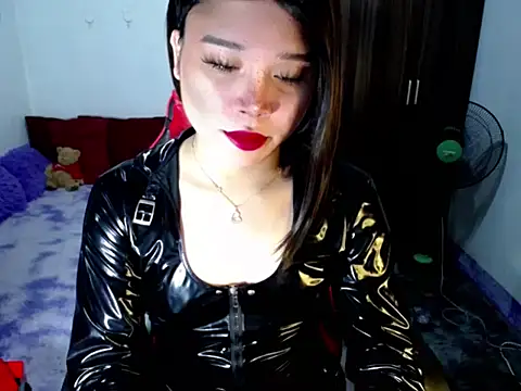 Urassiansweetcummer online show from 06-30-26, 11:28