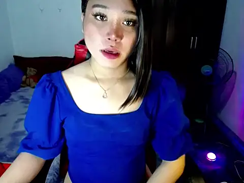 Urassiansweetcummer online show from 07-05-26, 10:11