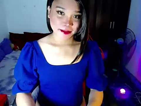 Urassiansweetcummer online show from 07-07-26, 06:47