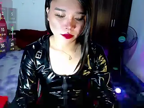 Urassiansweetcummer online show from 07-17-26, 02:07