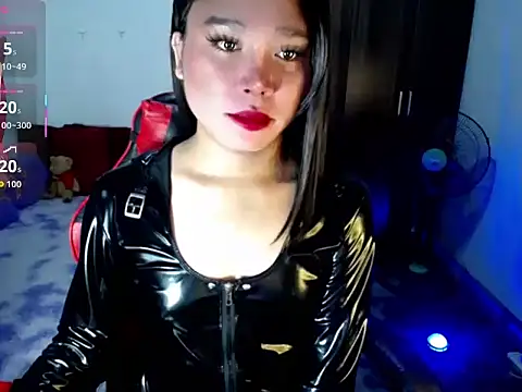 Urassiansweetcummer online show from 08-01-26, 01:38