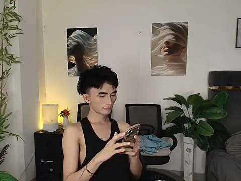 Snapshot of twink_pinoy chatting on 06-30-26, 10:44 twink pinoy online show from 06-30-26, 10:44