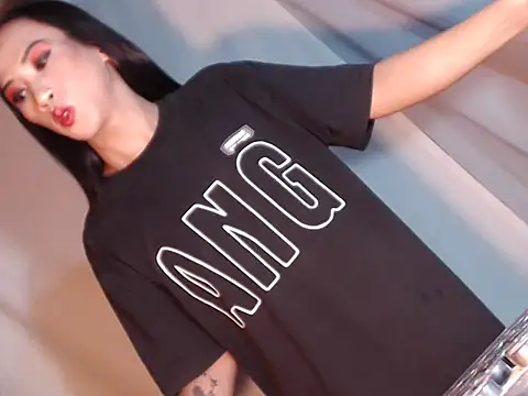 Xyourstellafox online show from 03-24-26, 10:20