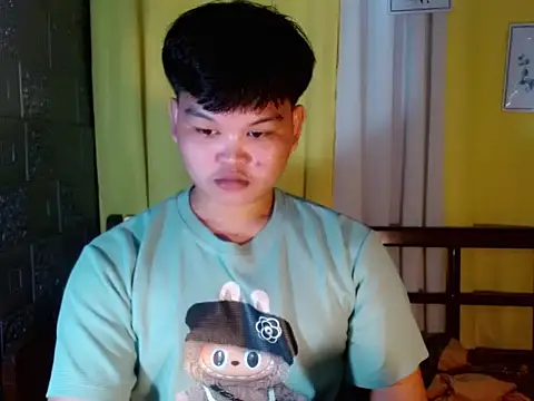 Reynelcock online show from 10-31-25, 02:29