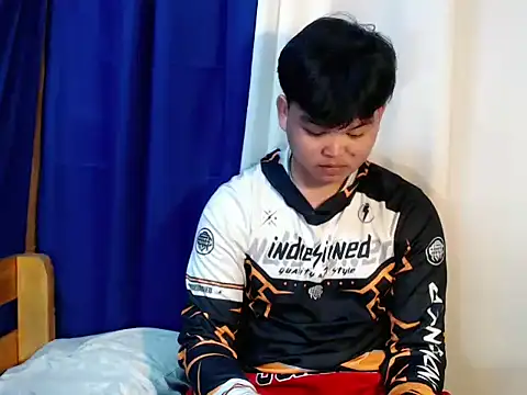 Reynelcock online show from 11-02-25, 04:15