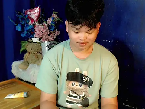 Reynelcock online show from 11-28-25, 10:01