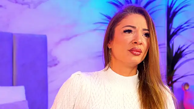 Izabellle02 online show from 12-22-25, 06:21