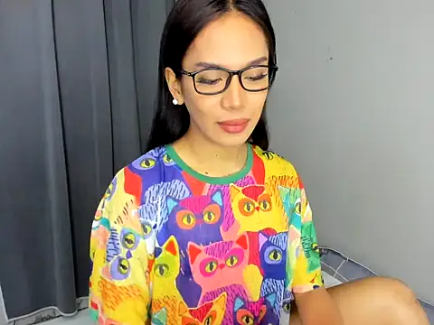 lucyshanex online show from 10-26-25, 07:42