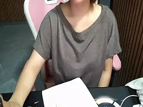 Snapshot of Ori-Yannie chatting on 04-20-26, 03:31 Ori-Yannie online show from 04-20-26, 03:31