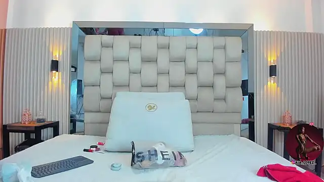 ikia lopez  online show from 09-30-25, 06:46