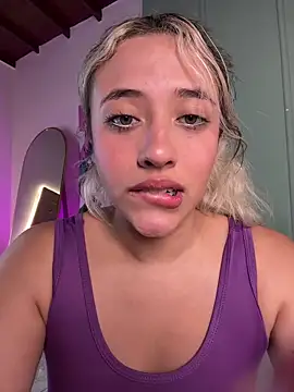 Snapshot of Alexa__Blue chatting on 10-24-25, 02:52 Alexa Blue online show from 10-24-25, 02:52