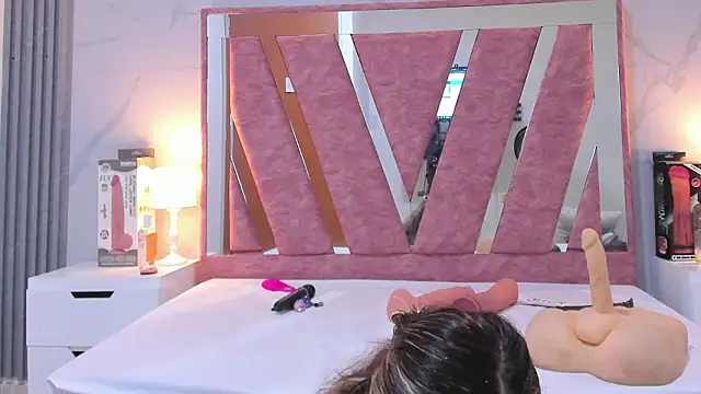 Snapshot of Wonderkloe_ chatting on 02-03-26, 07:30 Wonderkloe online show from 02-03-26, 07:30