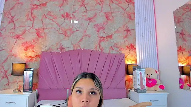 Wonderkloe  online show from 03-13-26, 08:04