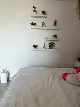 Nikii   online show from 10-15-25, 02:06