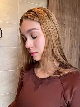 Nikii   online show from 01-19-26, 04:00