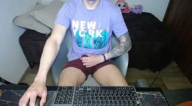 Snapshot of bossking017 chatting on 02-17-25, 11:02 bossking017 online show from 02-17-25, 11:02