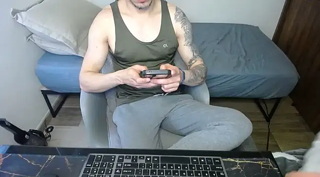 Snapshot of bossking017 chatting on 03-03-25, 12:48 bossking017 online show from 03-03-25, 12:48