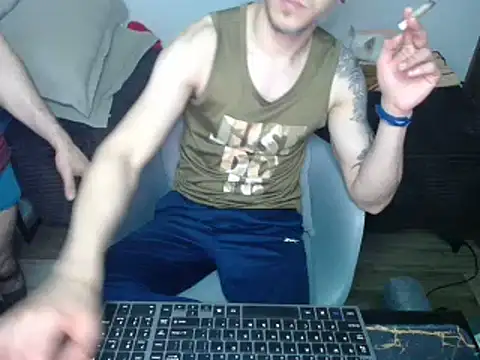 Snapshot of bossking017 chatting on 03-06-25, 01:14 bossking017 online show from 03-06-25, 01:14