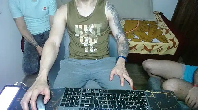 Snapshot of bossking017 chatting on 03-14-25, 03:15 bossking017 online show from 03-14-25, 03:15