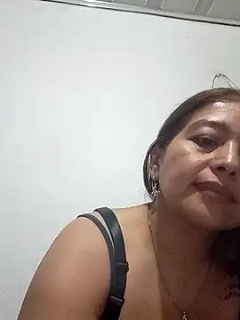 Snapshot of Bellamoretii5 chatting on 09-24-25, 06:44 Bellamoretii5 online show from 09-24-25, 06:44