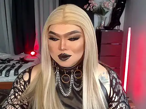 Snapshot of michellevixen922 chatting on 09-22-25, 04:42 michellevixen922 online show from 09-22-25, 04:42