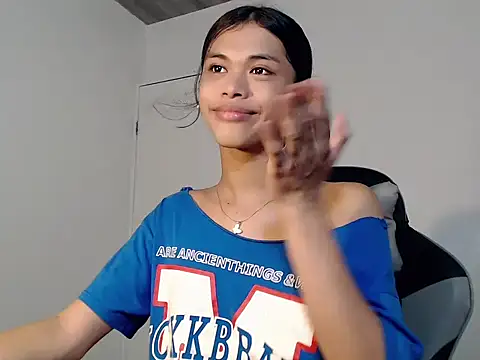 urcurlydiva online show from 12-17-25, 06:30