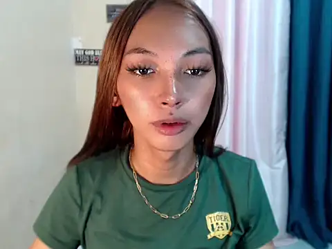 Snapshot of Simi_Ipit chatting on 05-05-26, 08:22 Simi Ipit online show from 05-05-26, 08:22