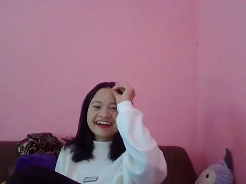 Snapshot of Daisy018 chatting on 09-15-25, 02:11 Daisy018 online show from 09-15-25, 02:11