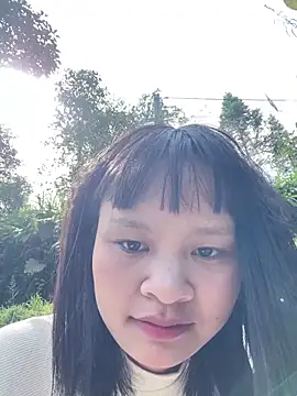 Snapshot of Daisy018 chatting on 09-21-25, 02:35 Daisy018 online show from 09-21-25, 02:35