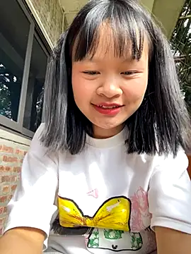 Snapshot of Daisy018 chatting on 10-17-25, 01:53 Daisy018 online show from 10-17-25, 01:53