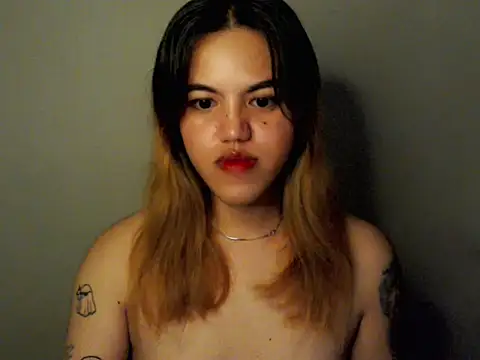 Snapshot of asian_kalaay chatting on 11-01-25, 05:15 asian kalaay online show from 11-01-25, 05:15