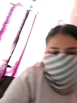 Snapshot of ShreyaIslive chatting on 10-26-25, 01:55 ShreyaIslive online show from 10-26-25, 01:55