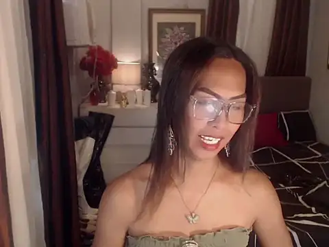Nathalieheartt online show from 06-08-26, 02:01