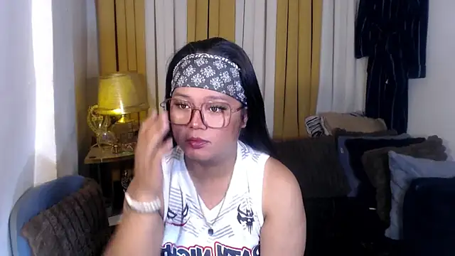 Snapshot of YourSweet-mich chatting on 05-24-26, 03:00 YourSweet-mich online show from 05-24-26, 03:00