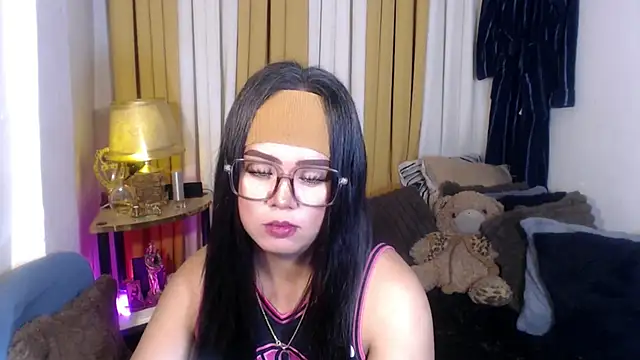 Snapshot of YourSweet-mich chatting on 05-24-26, 03:06 YourSweet-mich online show from 05-24-26, 03:06