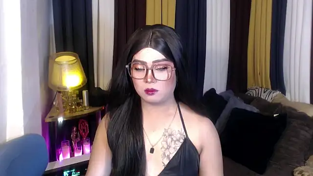 Snapshot of YourSweet-mich chatting on 06-08-26, 03:01 YourSweet-mich online show from 06-08-26, 03:01