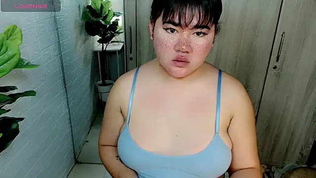 Snapshot of CarlaFuta chatting on 09-21-25, 04:41 CarlaFuta online show from 09-21-25, 04:41
