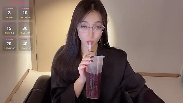 Seraphina-se online show from 11-14-25, 06:17