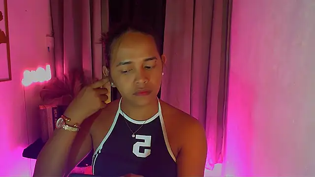 Lorainnelustts online show from 01-14-26, 06:52