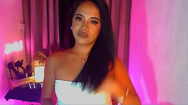 Lorainnelustts online show from 01-18-26, 05:17