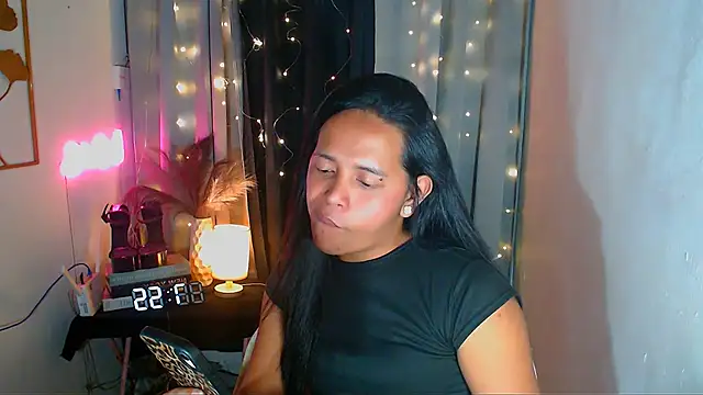 Lorainnelustts online show from 02-25-26, 07:34