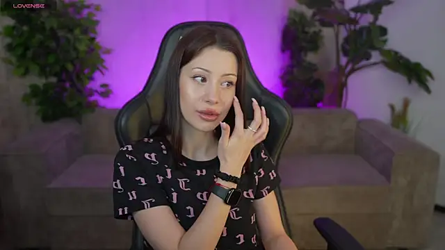 Selena Glow online show from 10-06-25, 06:38